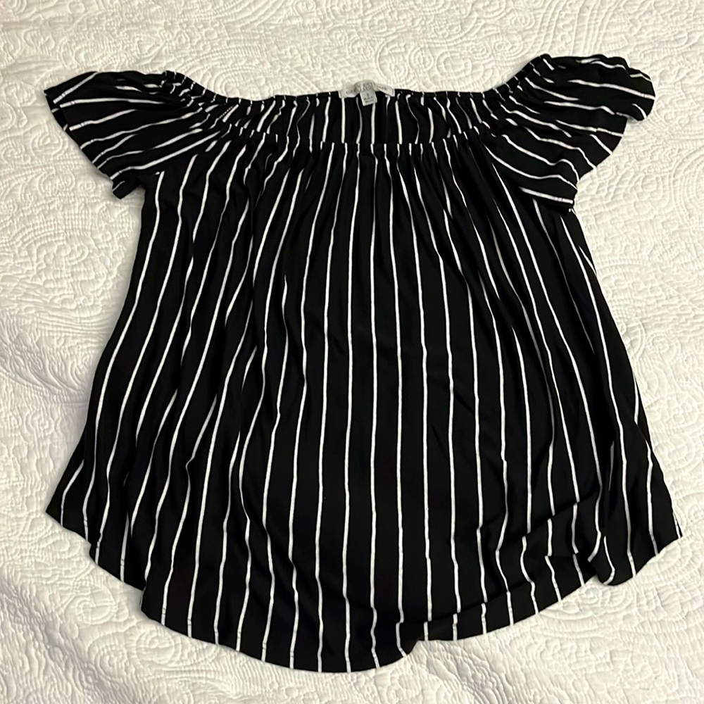 Green envelope Los Angeles women’s short sleeve shirt black with white stripes - Picture 1 of 4